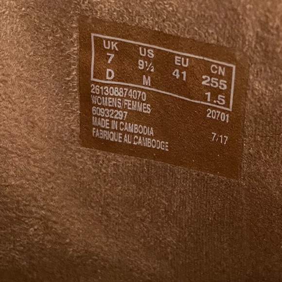 Clarks Ankle Zip Ecru/Light Color Heeled Boots - Picture 4 of 10